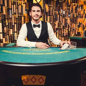 Triple Card Poker Staxino